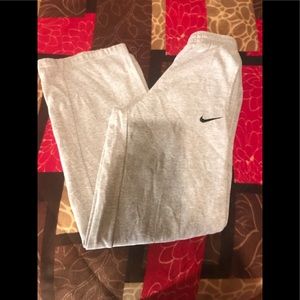 ❌SOLD!!❌ Women’s Nike Thermal Joggers